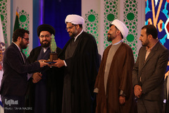تقدیر از برگزیدگان رشته معارف تفسیر مسابقات سراسری قرآن - اراک/عکاس:طاها نظیری