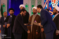 تقدیر از برگزیدگان رشته معارف تفسیر مسابقات سراسری قرآن - اراک/عکاس:طاها نظیری