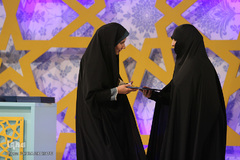 اولین اختتامیه بخش بانوان مسابقات سراسری قرآن - اراک/عکاس:زهرا بهرامی