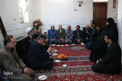 دیدار استاندار مرکزی با خانواده شهیدان احمد و محمود داوودآبادی