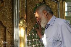 غبارروبی مقبره اویس زمان، آیت‌الله العظمی آقانورالدین عراقی در اراک