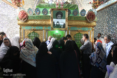 غبارروبی مقبره اویس زمان، آیت‌الله العظمی آقانورالدین عراقی در اراک