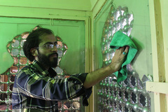 غبارروبی مقبره اویس زمان، آیت‌الله العظمی آقانورالدین عراقی در اراک