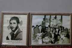 قاب عکسهای موجود در صحن بقعه که در همگی آنها مرحوم آیت الله آقانورالدین عراقی و دیگر علما و بزرگان عراق عجم(اراک) حضور دارند