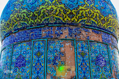 گنبد مرقد آقانورالدین عراقی که در اثر بی توجهی مسئولین در آستانه تخریب است