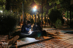 احیای شب بیست‌و‌یکم، گلزار شهدا