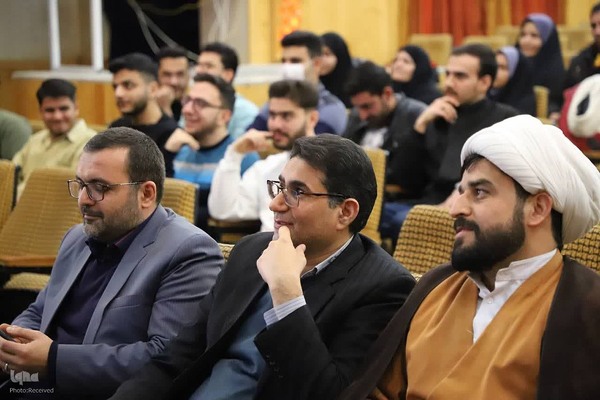 مراسم تجلیل از برگزیدگان دوازدهمین دوره مسابقات مناظره دانشجویی استان مرکزی