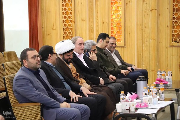 مراسم تجلیل از برگزیدگان دوازدهمین دوره مسابقات مناظره دانشجویی استان مرکزی