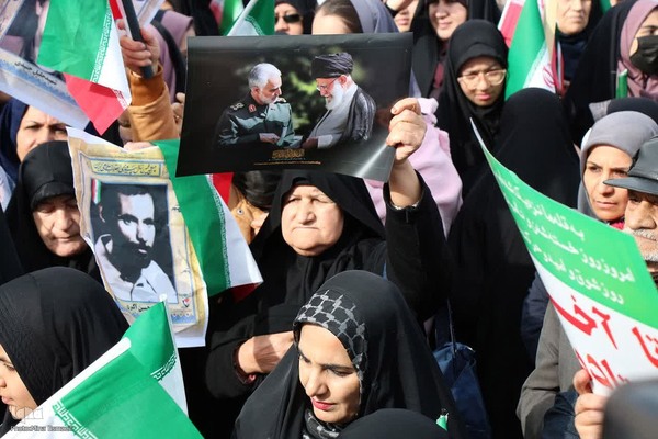 جشن پیروزی انقلاب در سرزمین آفتاب