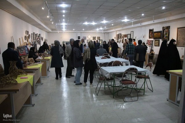 بازدید استاندار مرکزی از نمایشگاه قرآن