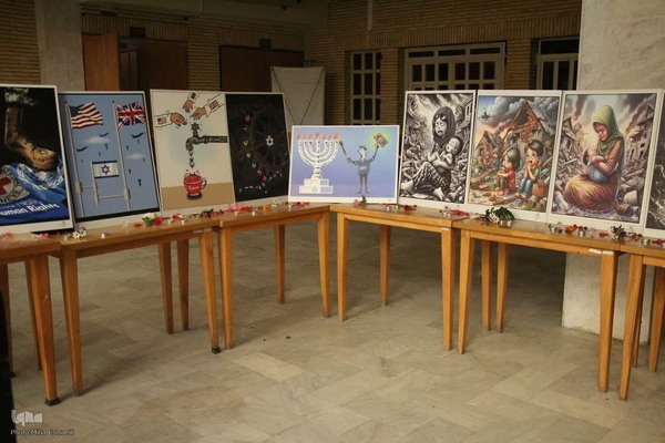 بازدید استاندار مرکزی از نمایشگاه قرآن