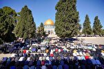 Des milliers de Palestiniens célèbrent la prière du vendredi à Al-Aqsa