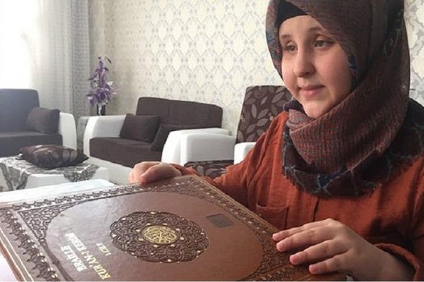 Turchia, ragazza non vedente memorizza l'intero Corano