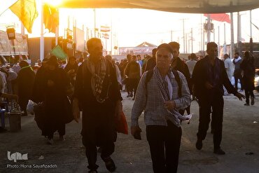 Galeria de Fotos: Peregrinos do Arbaeen Entram no Iraque Através da Travessia de Shalamcheh